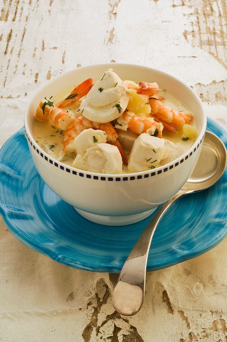 Fischsuppe mit Scampi