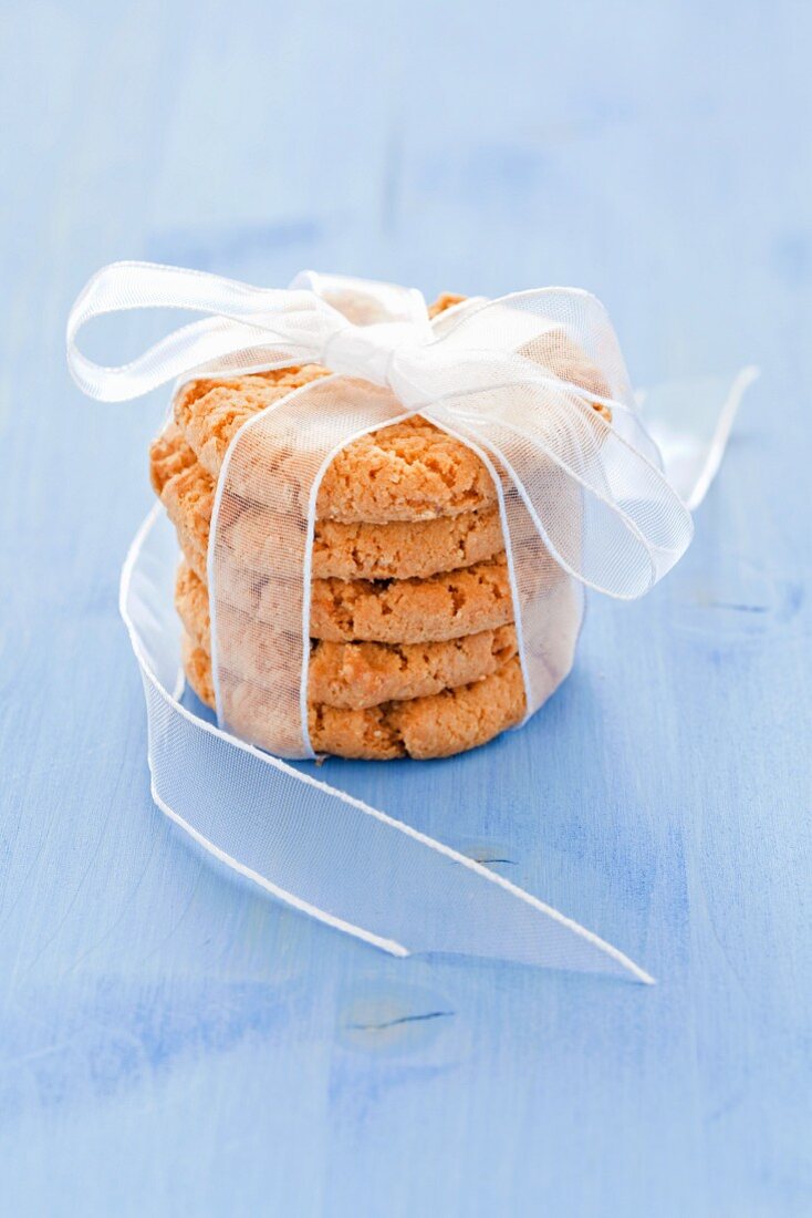 A stack of oat cakes tied with a ribbon