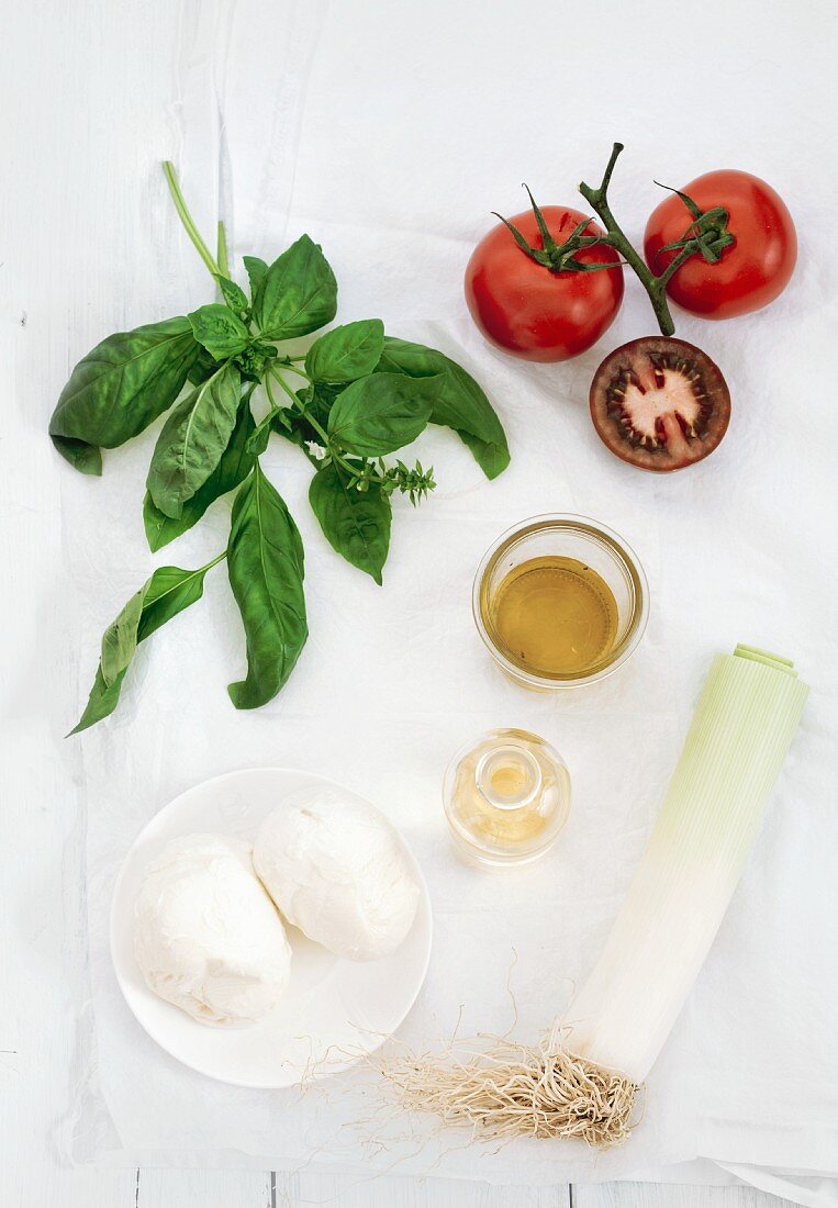 Zutaten für Tomaten-Mozzarella-Salat
