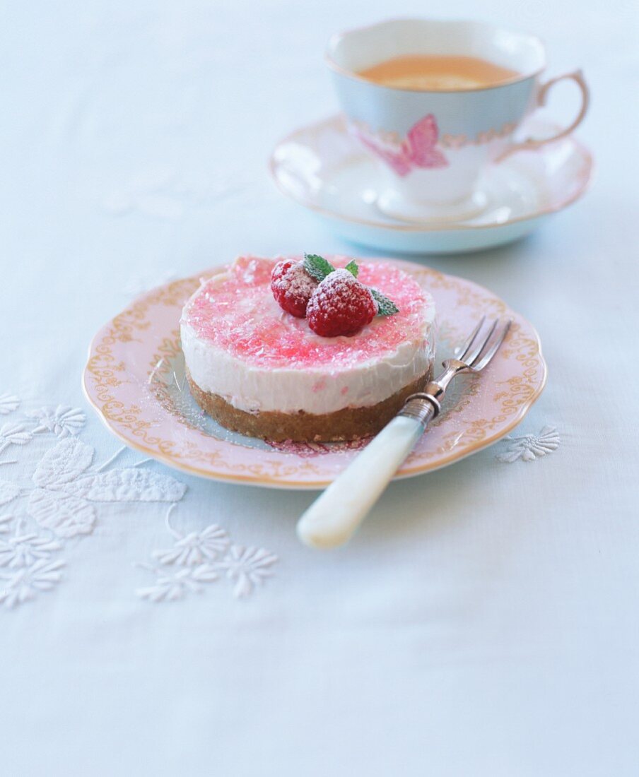 Frischkäsetörtchen mit Himbeeren