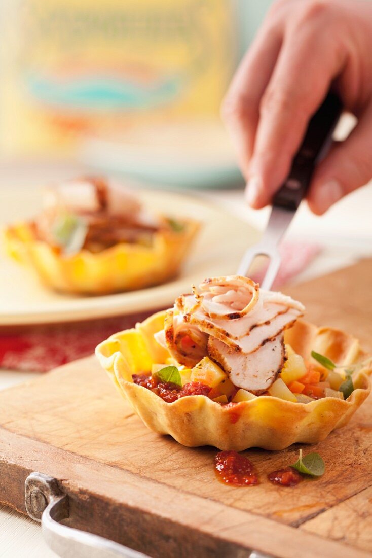 Tostadas with chicken and vegetables