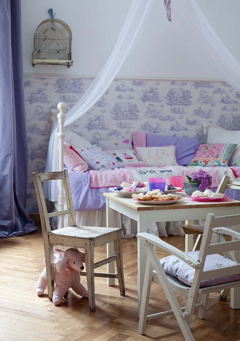 Rustic childrens table online and chairs