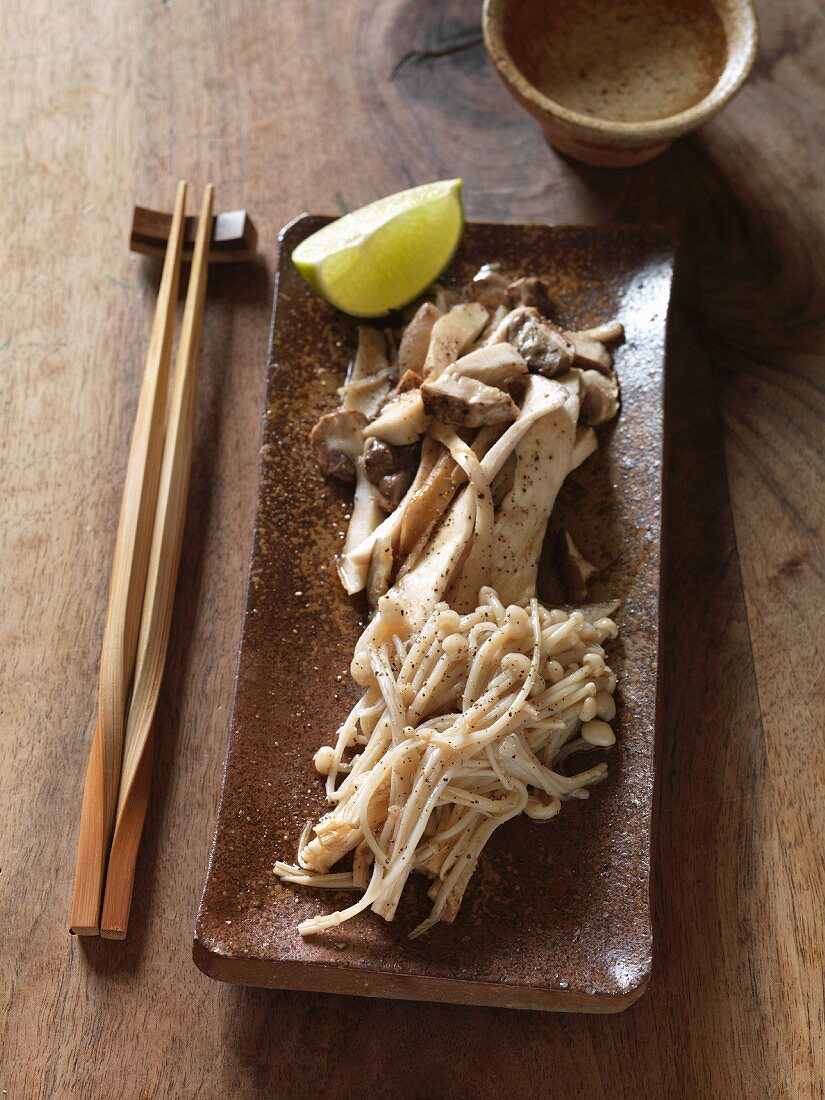 Kinoko hoiruyaki (mushroom dish, Japan)
