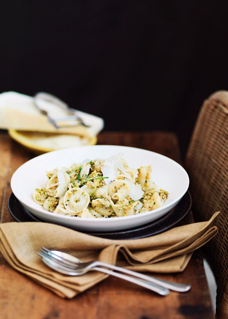 Pasta with pistachio pesto