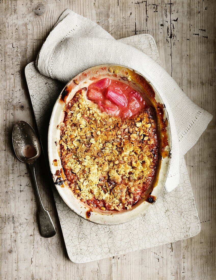 Rhubarb crumble