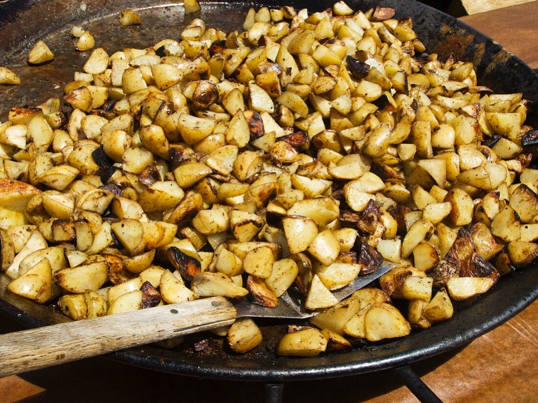 A large pan of fried potatoes (Pennsylvania Smallholders Festival, Bucks County, PA)