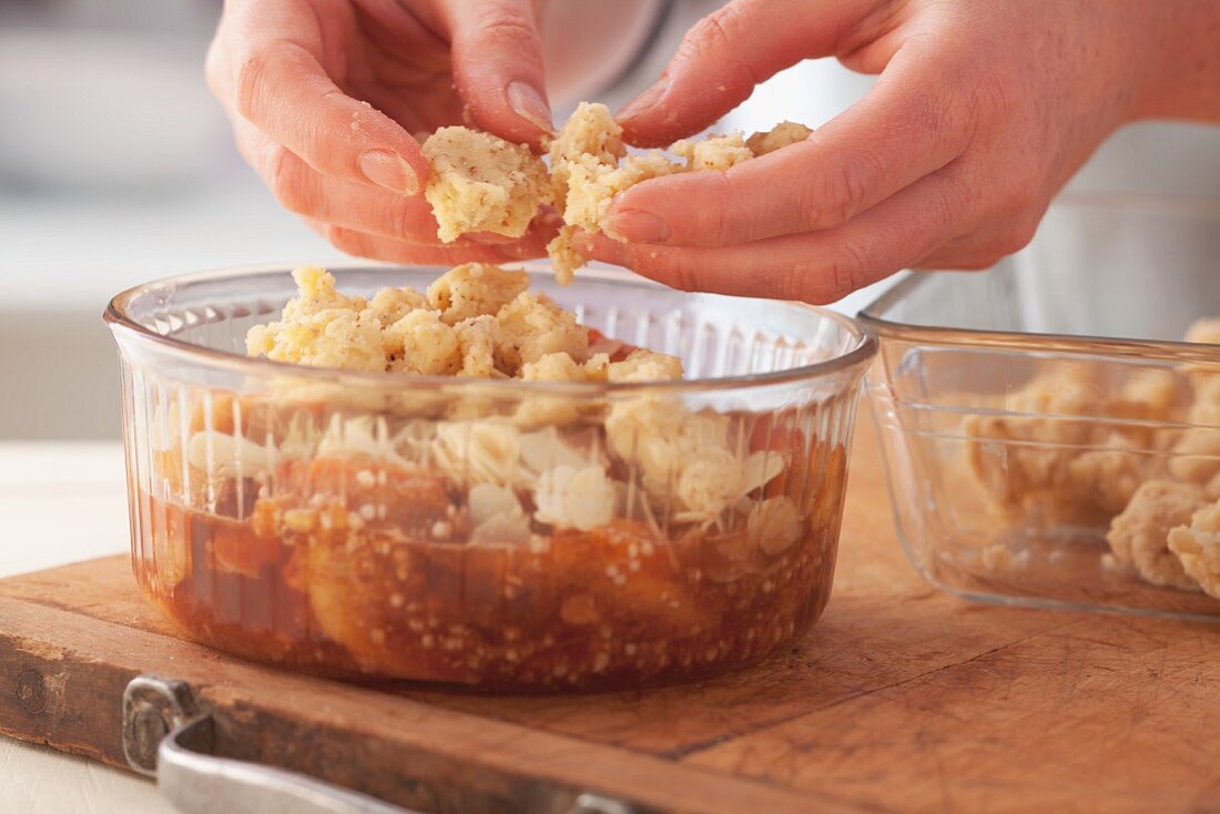 Preparing peach crumble