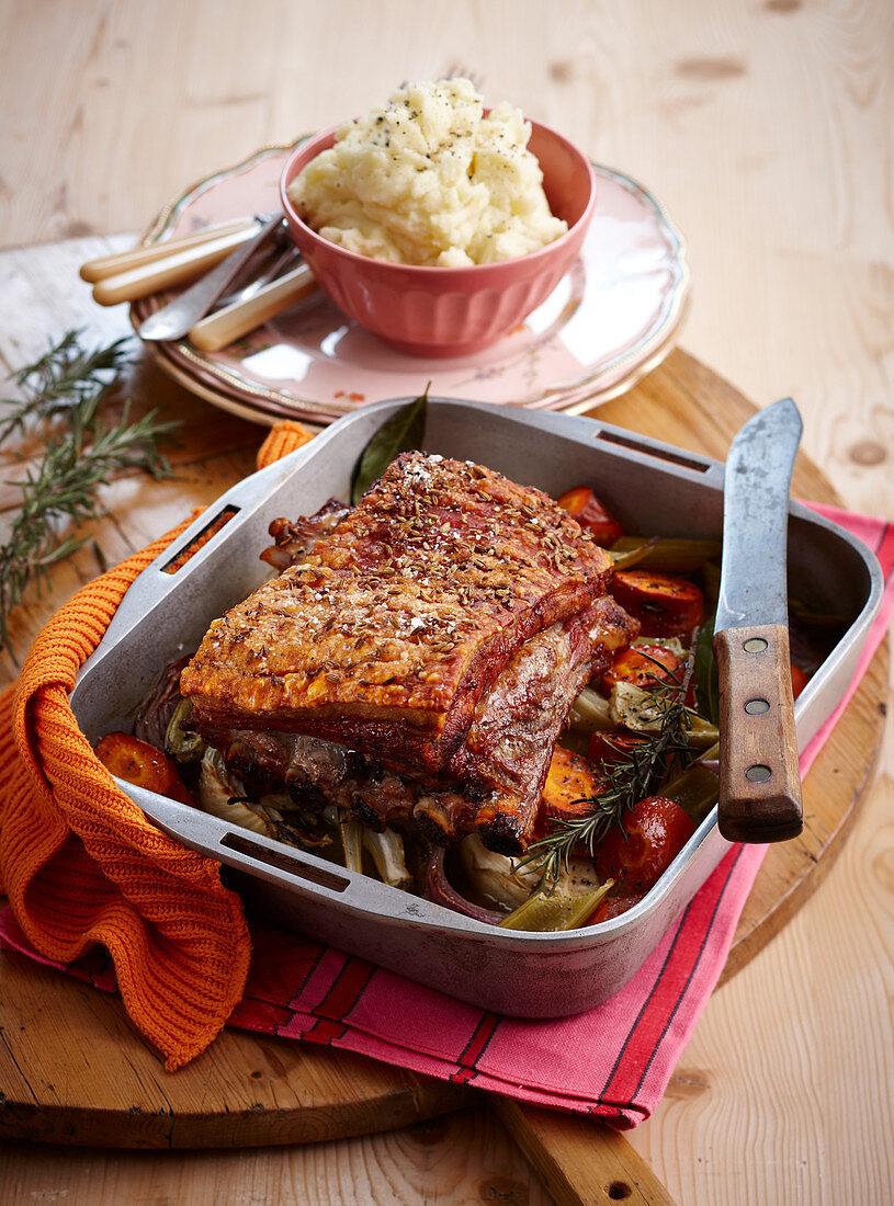 Roast pork with fennel and mashed potatoes