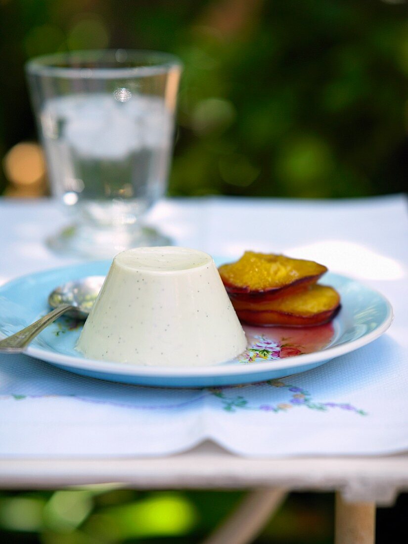 Panna cotta with fried pear