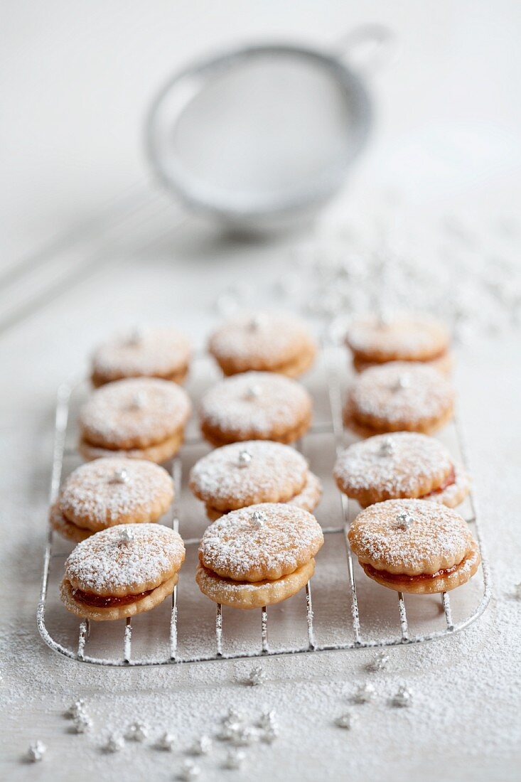 Shortbread with apricot jam