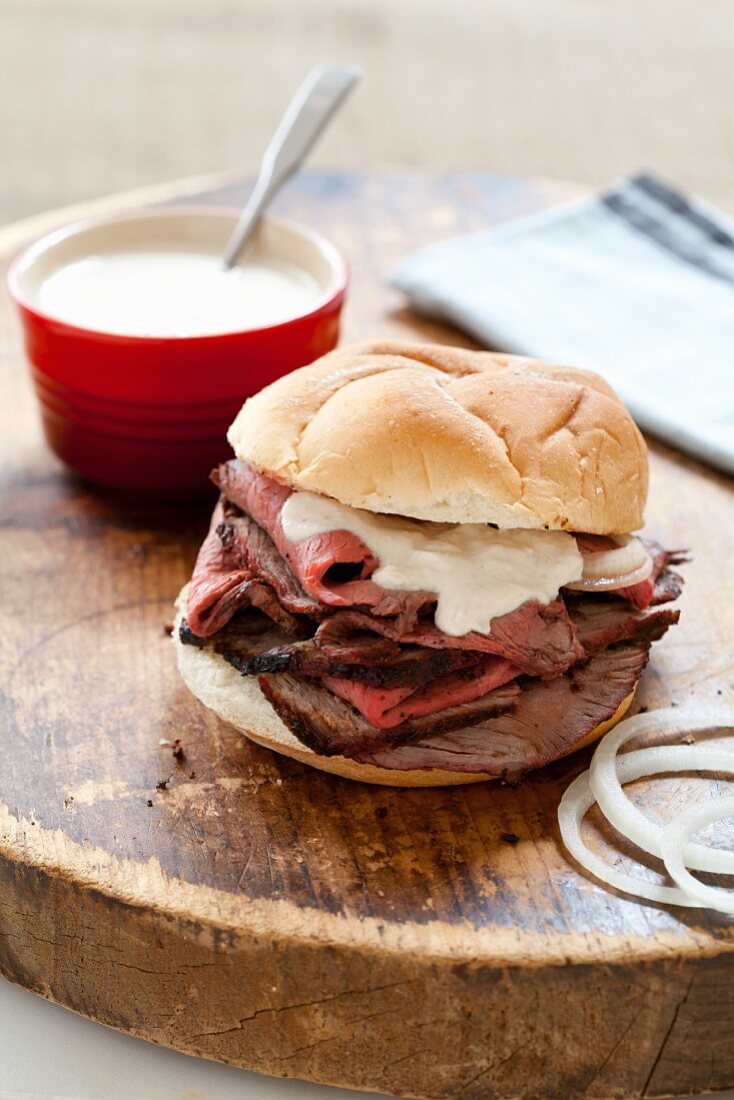 Baltimore Style Pit Beef Sandwich (Sliced Roast Beef on a Bulky Road)