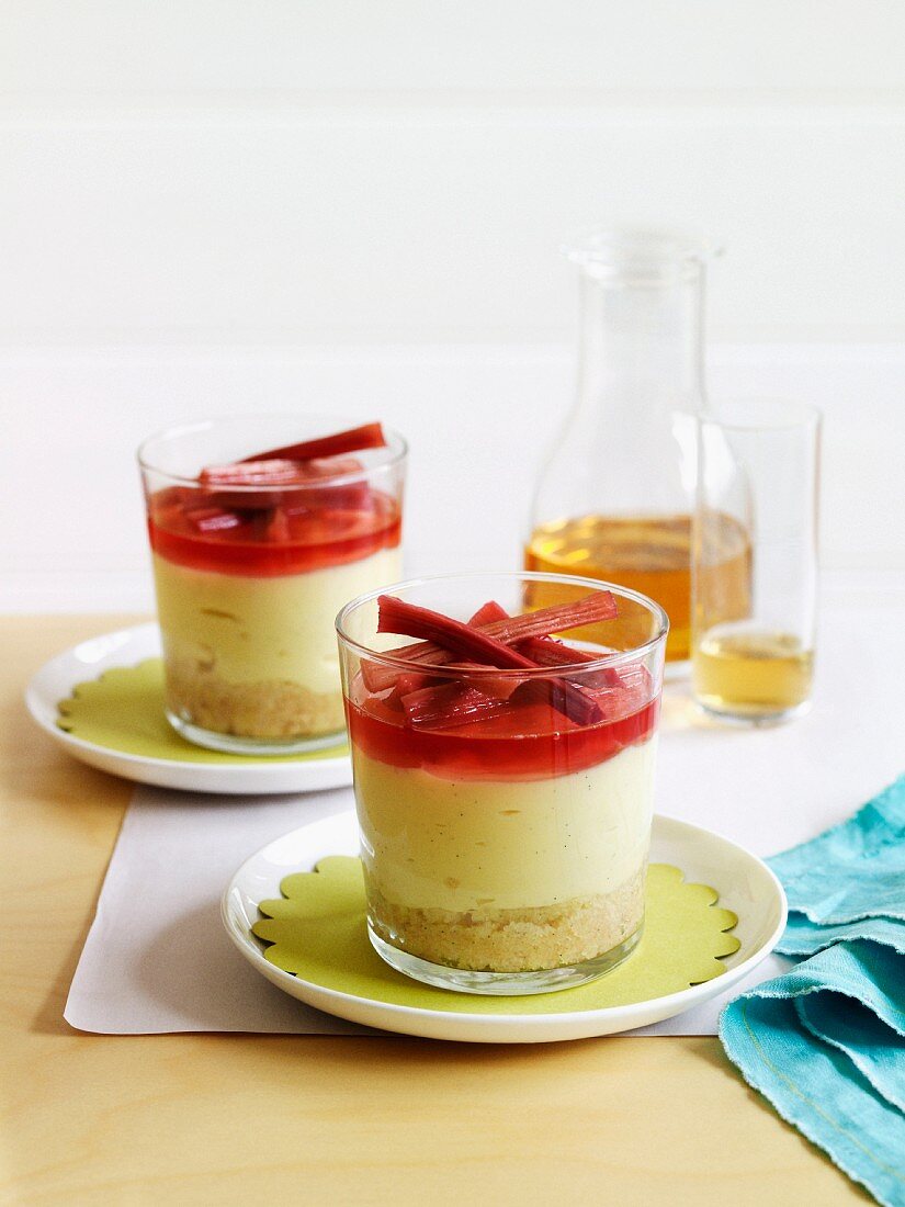 Vanilla-rhubarb trifle