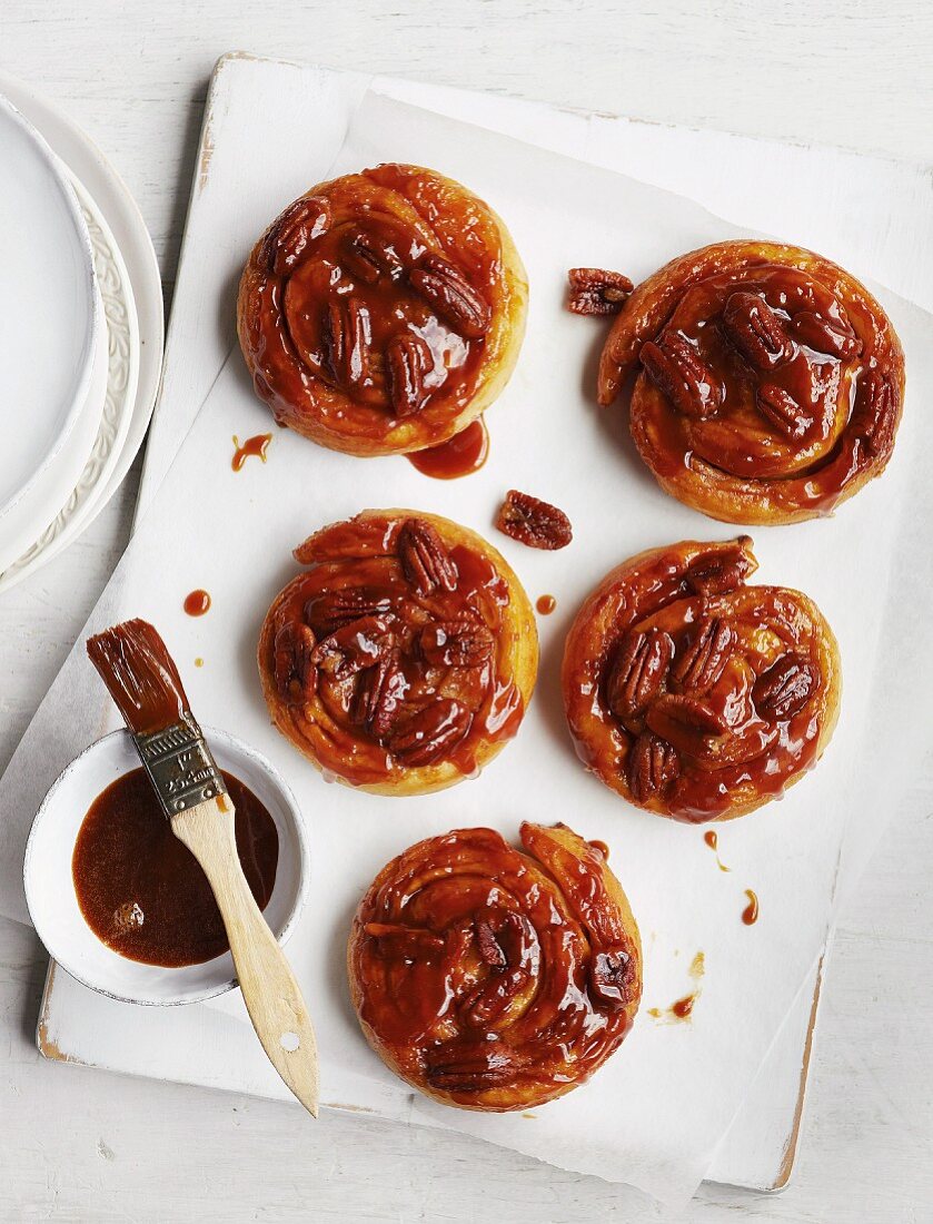 Sticky Buns mit Pekannüssen (USA)