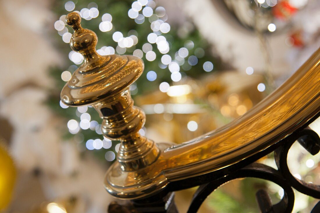 Brass detail on balustrade