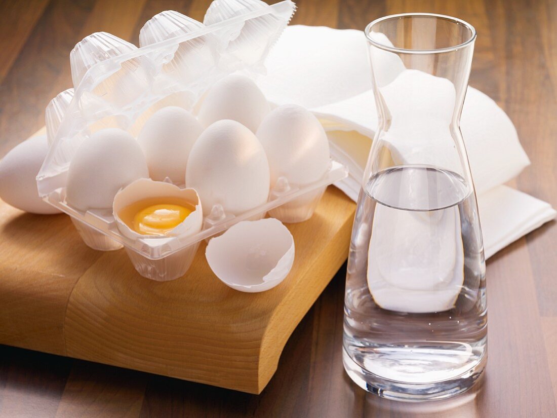 Zutaten für Nudelteig: Eier und Wasser