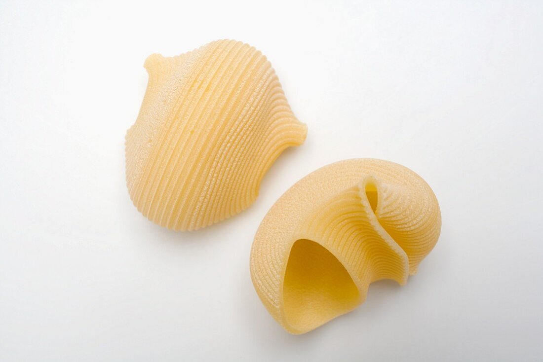 Lumaconi Giganti (giant pasta shells)