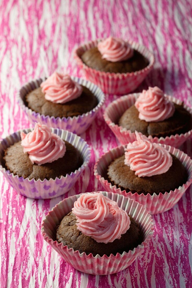 Chocolate cupcakes with raspberry cream