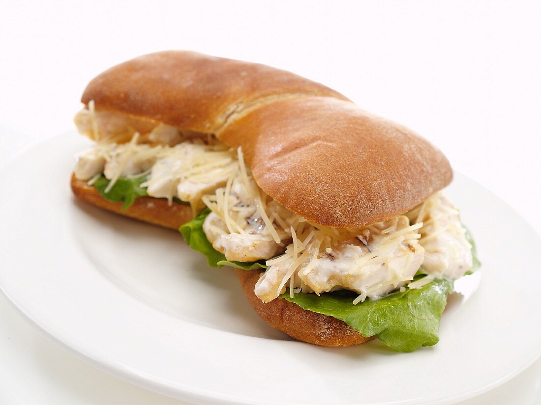 Sandwich mit Hähnchen-Caesar-Salad