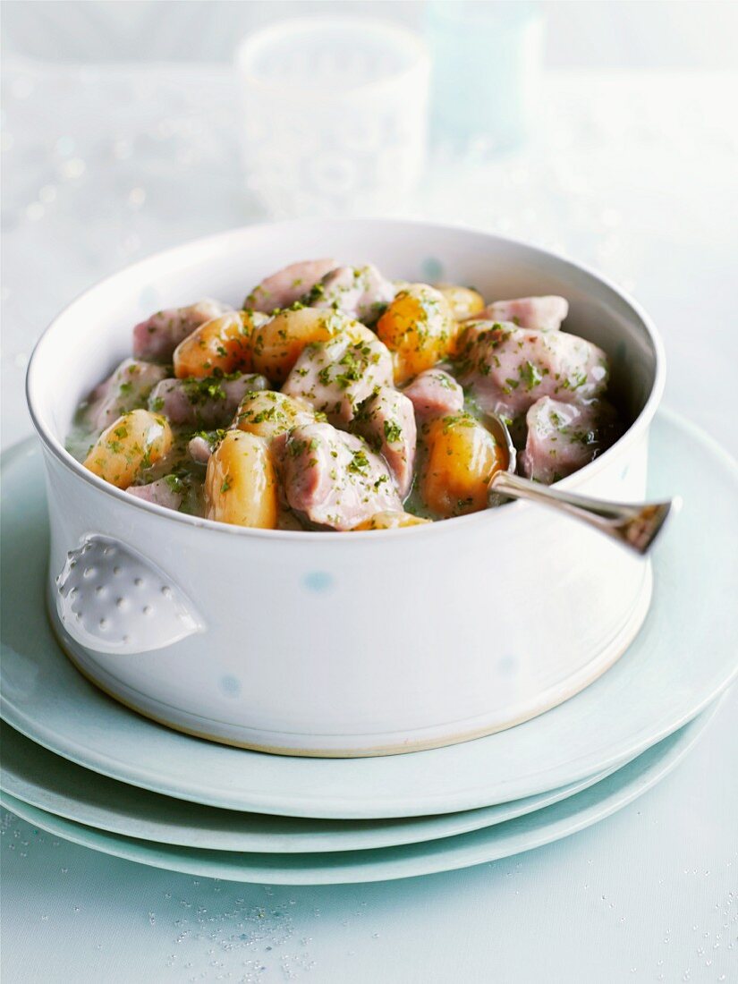 Ham and apricot stew
