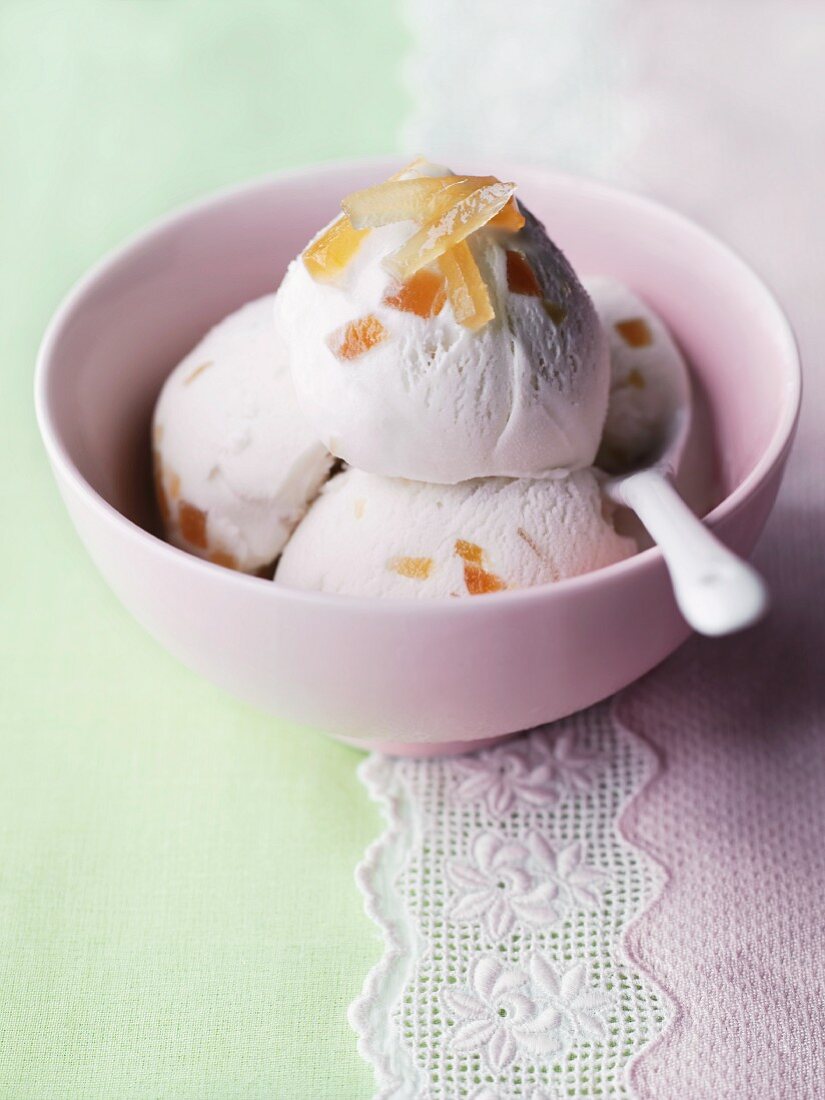Ice cream with candied ginger
