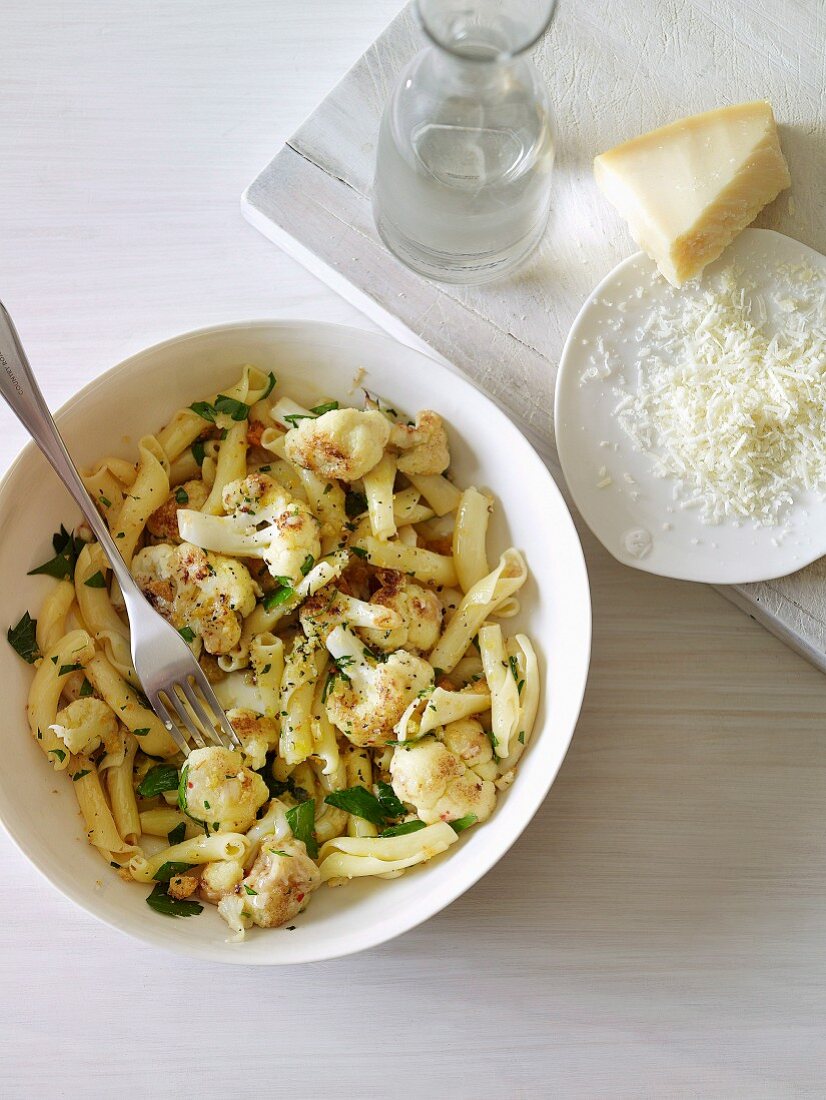 Pasta della massaia (pasta with cauliflower and bread crumbs)