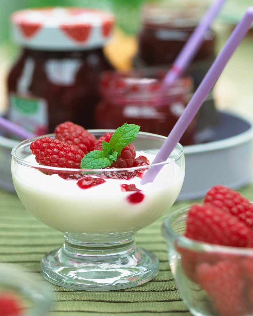 Yogurt with raspberries and raspberry jam