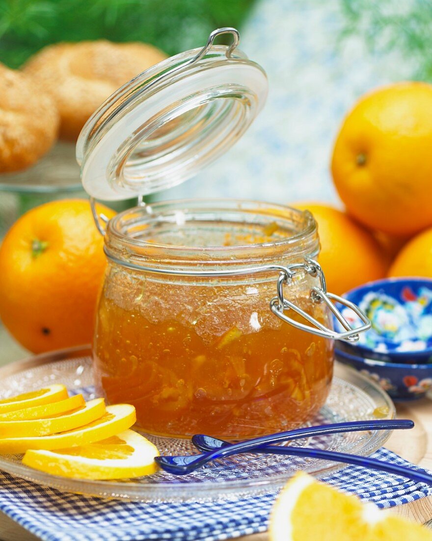 Orangenmarmelade im Glas