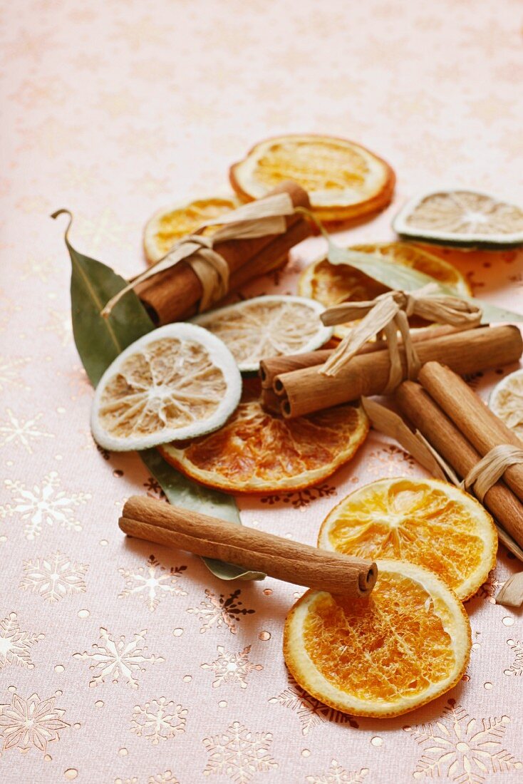 Dried lemon slices and cinnamon sticks (Christmas decoration)