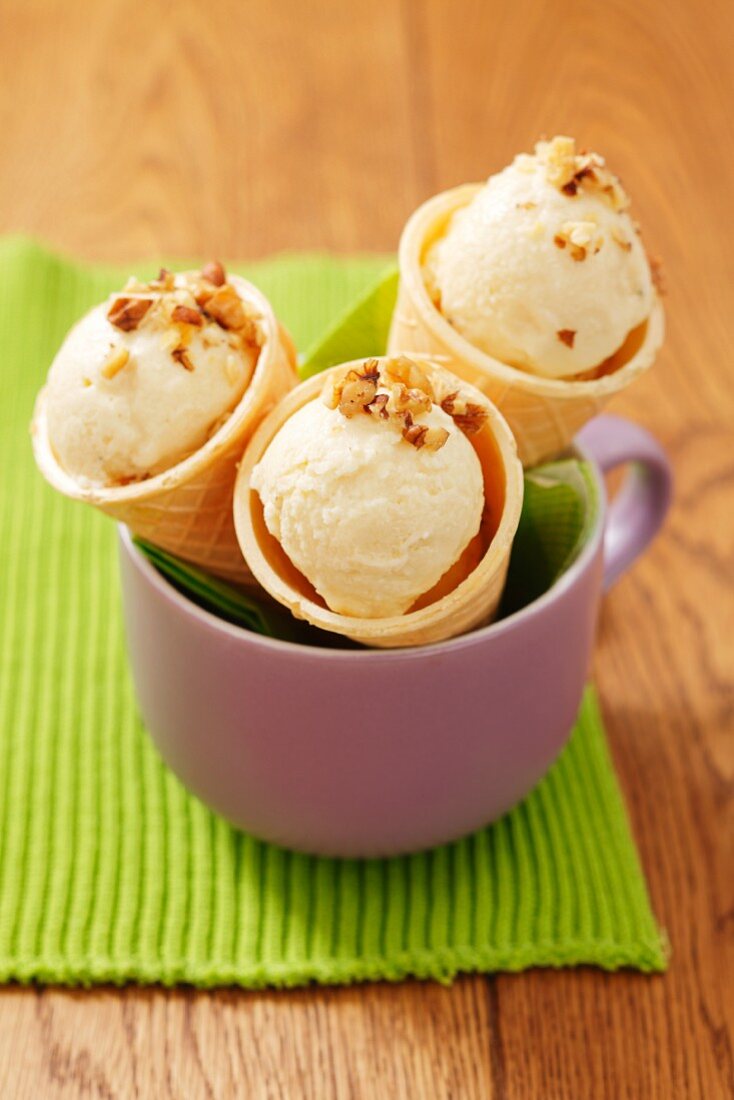 Cheese ice cream (Roquefort) with walnuts