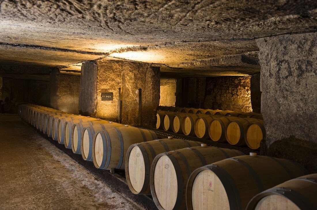 Lagerkeller für Barrique und Flaschen (Clos Fourtet, Frankreich)