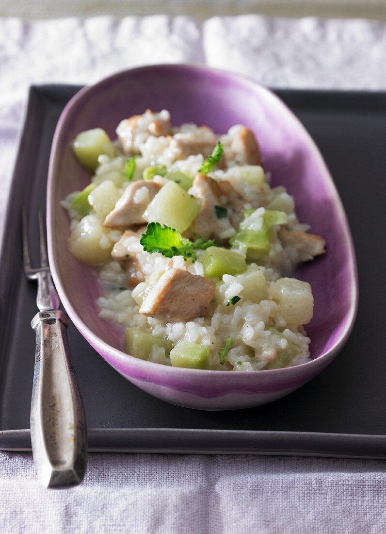 Kohlrabirisotto mit Petersilie und Hähnchenfleisch