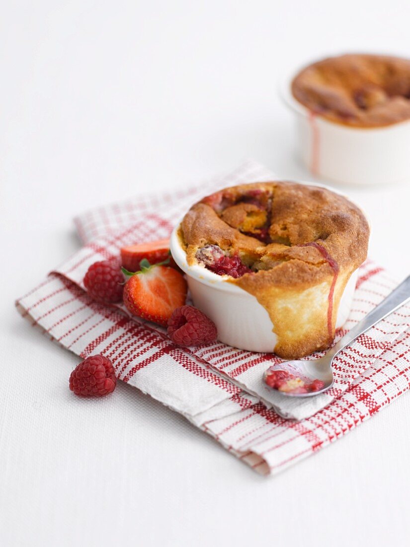 Eve's pudding (English berry pudding)