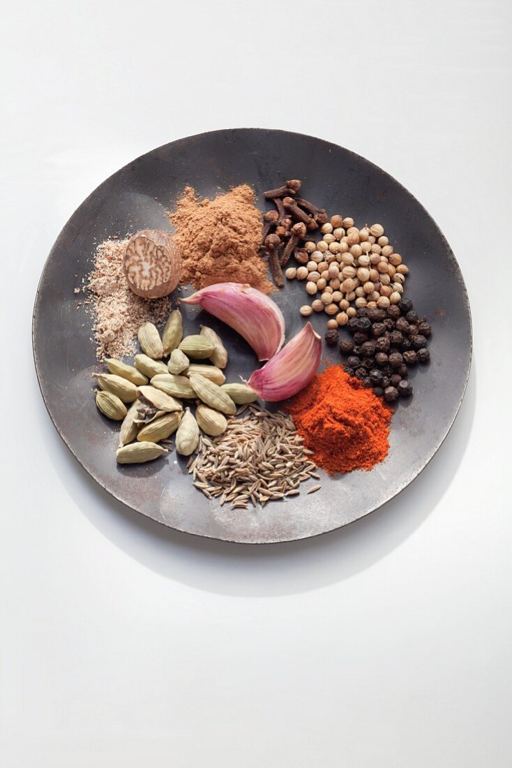 Ingredients for baharat (spice mixture from the Eastern Mediterranean region and the Arab region)