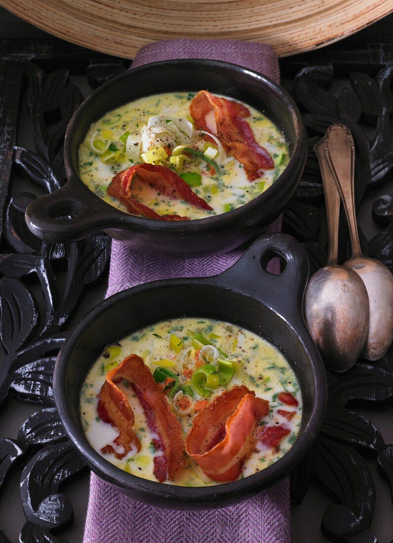 Leek soup with grilled bacon