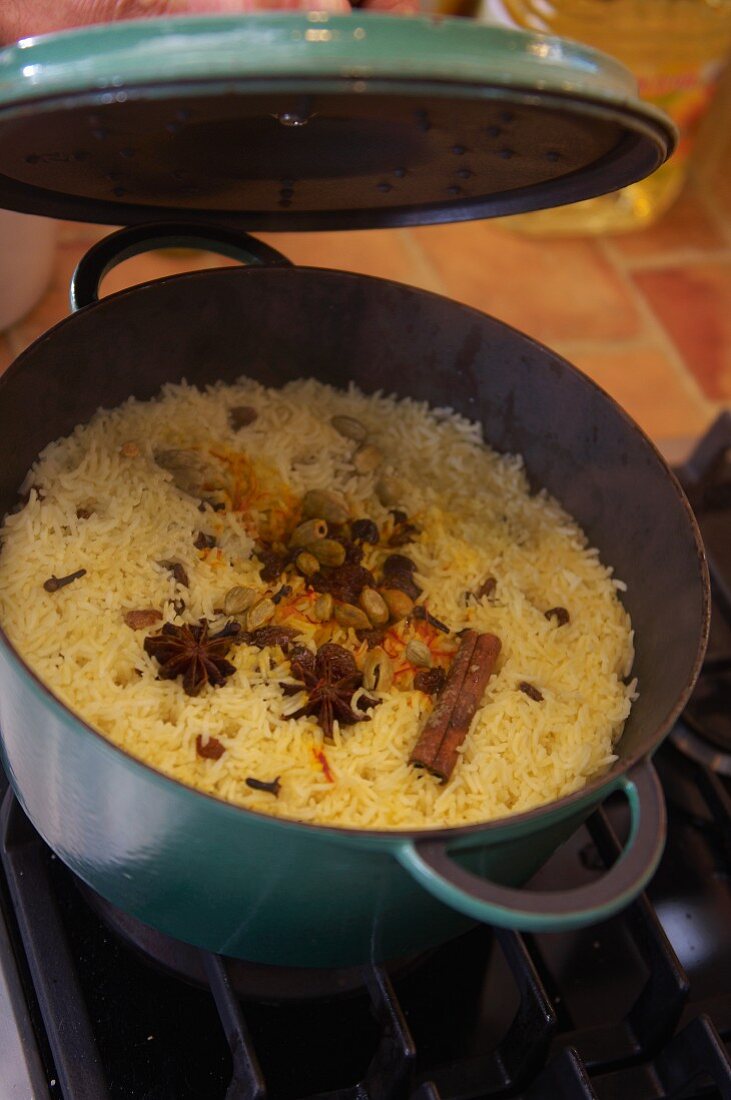 Spiced rice with saffron and star anise (India)
