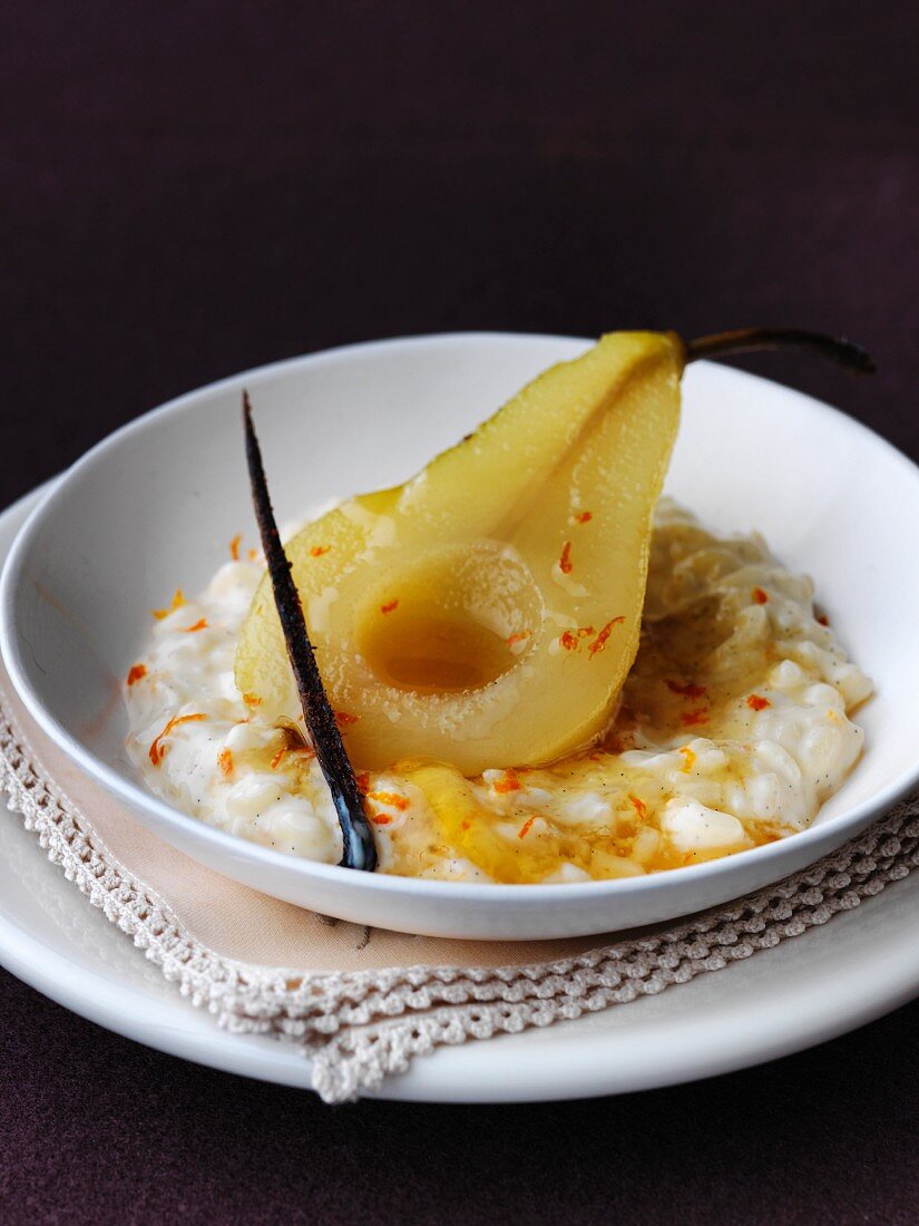 Rice pudding with pears, saffron and a vanilla pod