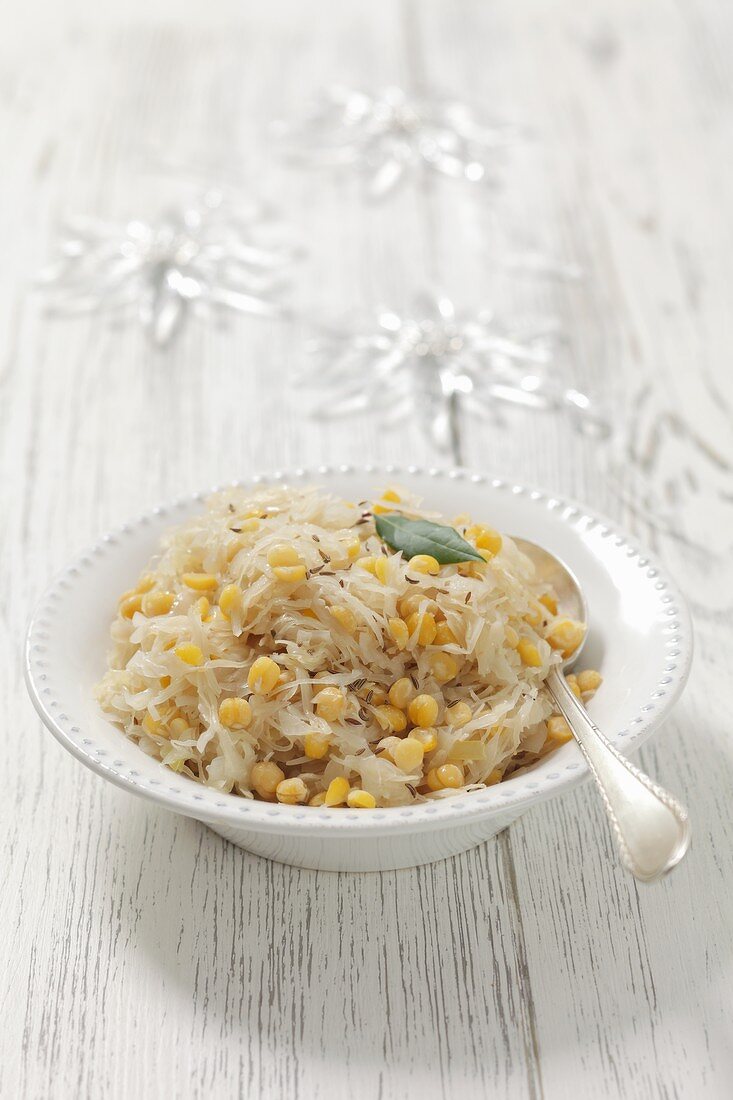 Sauerkraut mit Erbsen und Kümmel (weihnachtlich)