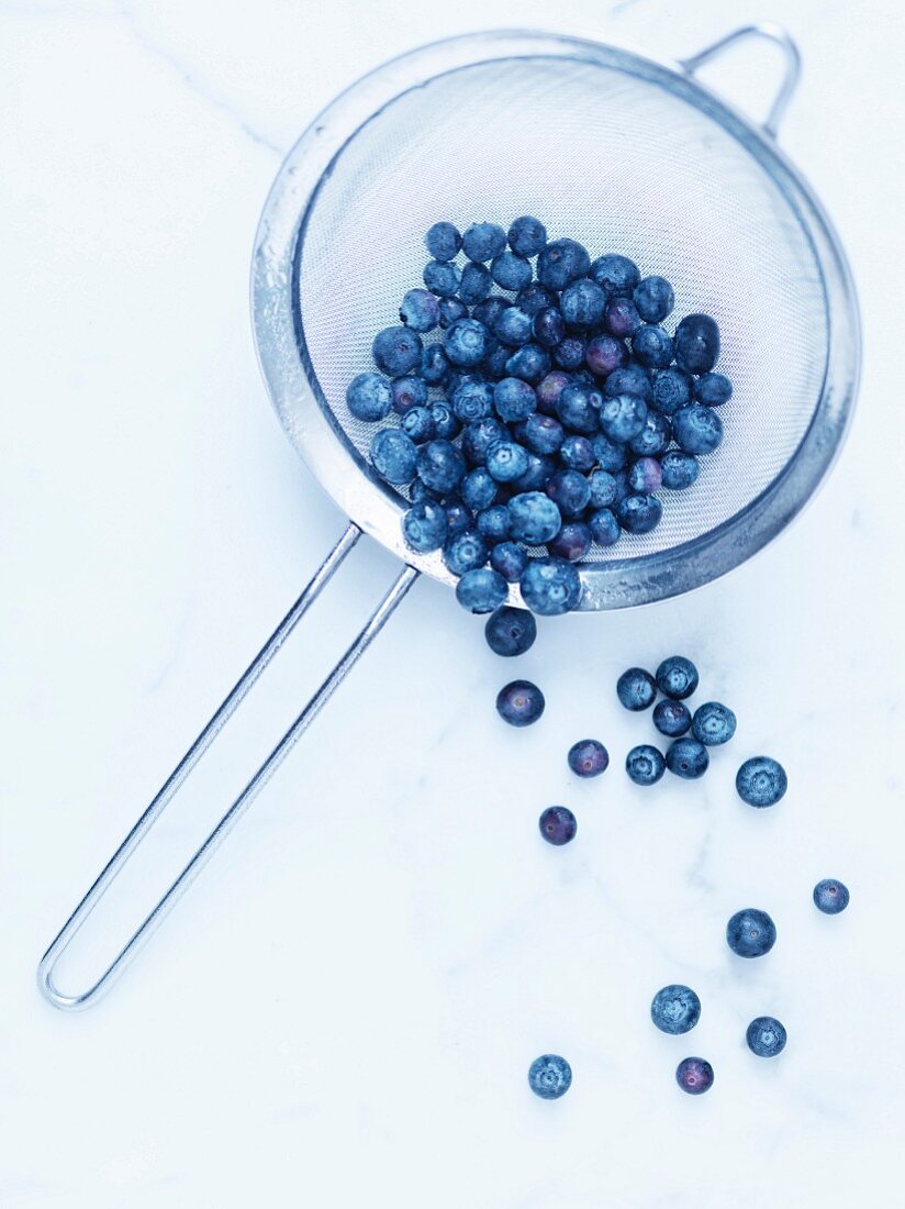 Blueberries in a sieve (seen from above)