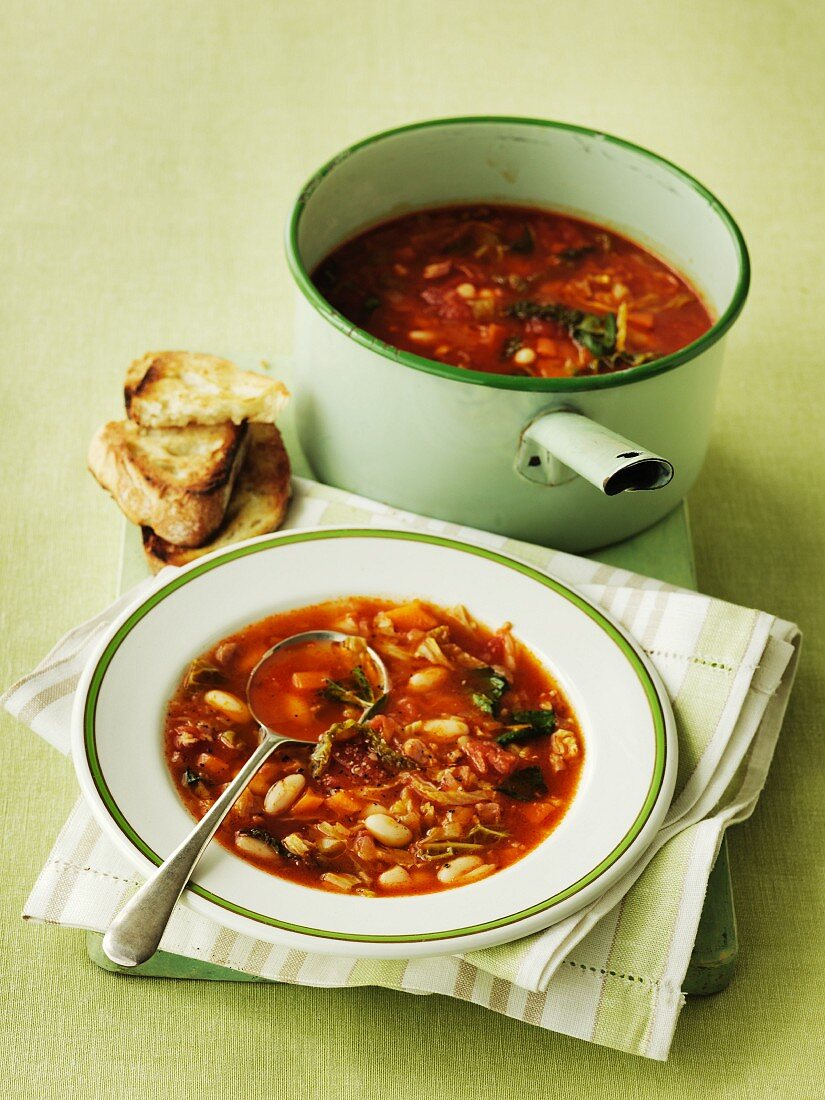 Zuppa ricca (vegetable soup, Tuscany, Italy)