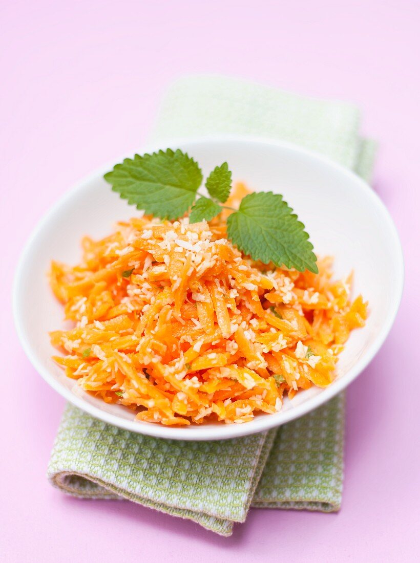 Carrot salad with coconut