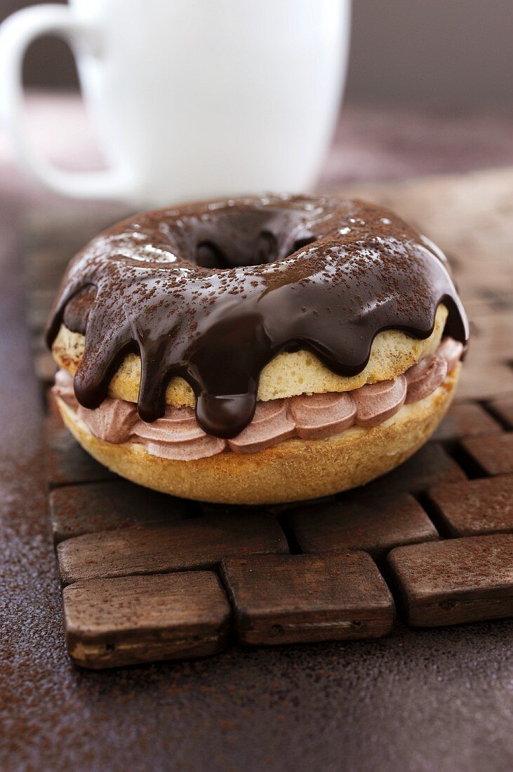 Donut mit Mokkacreme