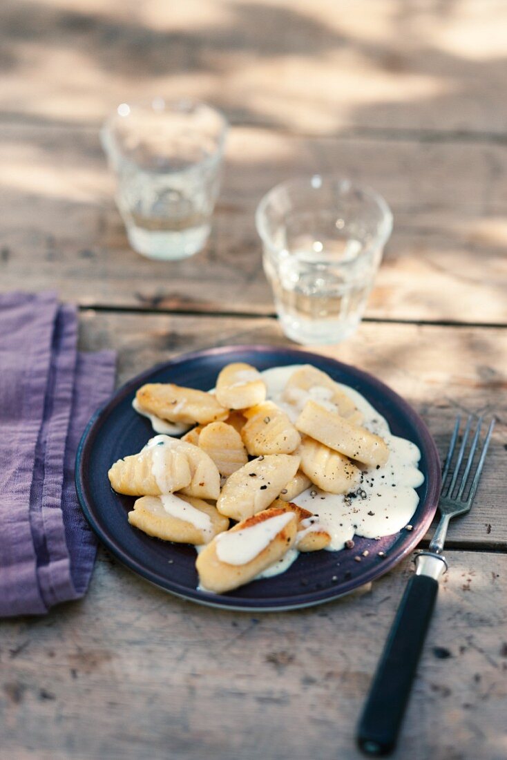 Gnocchi di San Zeno (gnocchi with cheese sauce, Italy)