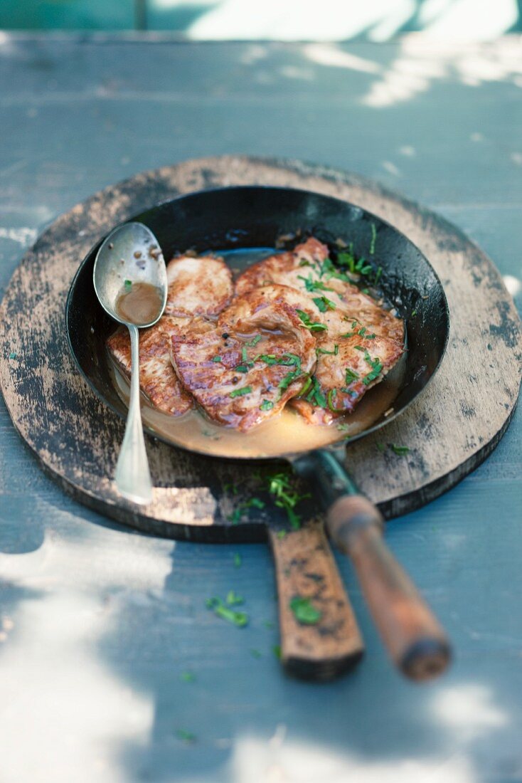 Scaloppine al balsamico (Kalbsschnitzel mit Balsamico-Essig)