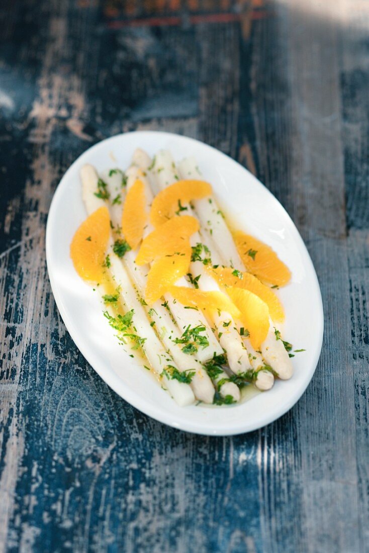 White asparagus with orange fillets
