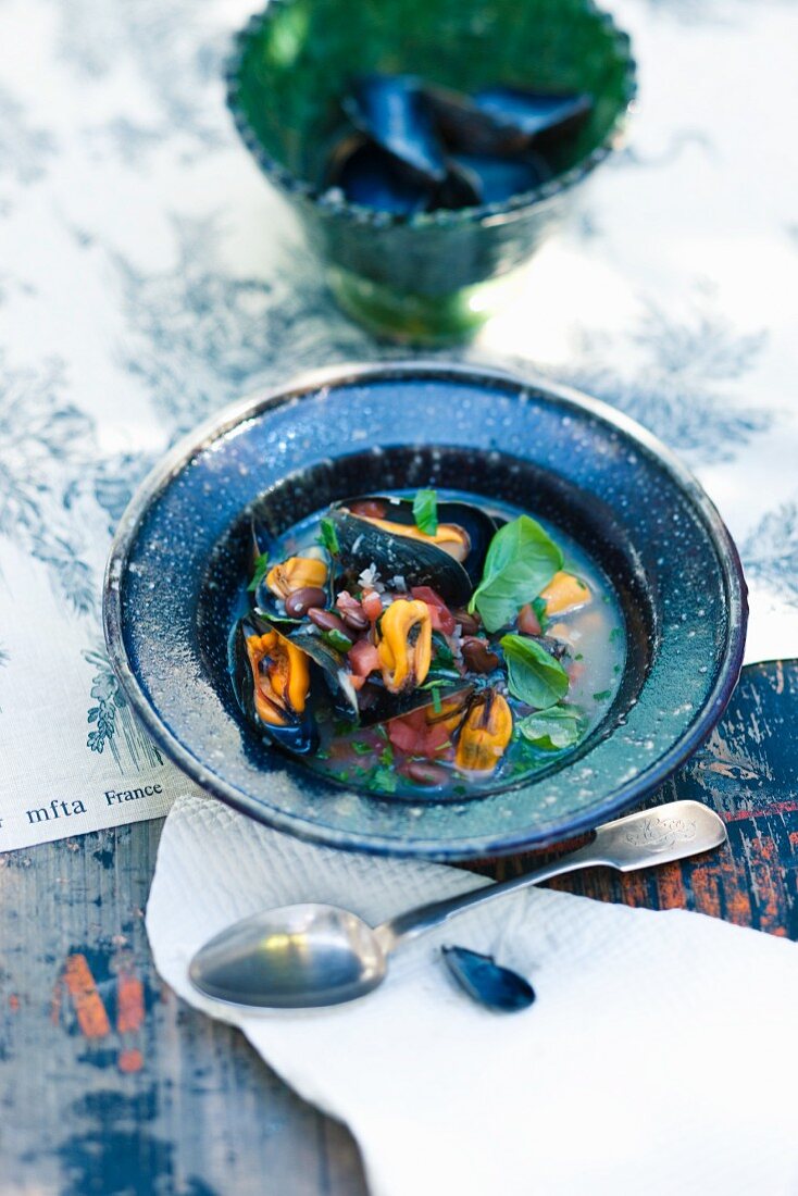 Miesmuschelsuppe mit roten Bohnen