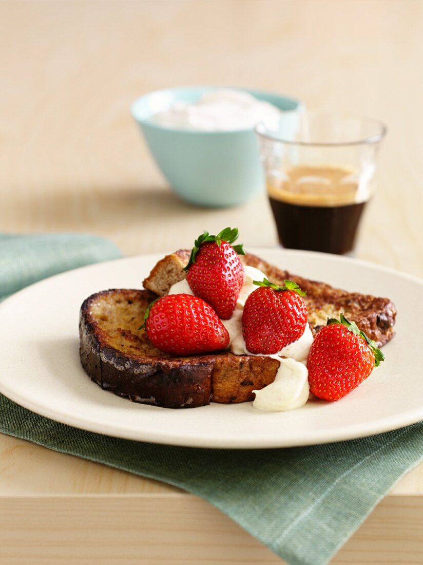 French toast with strawberries and cream