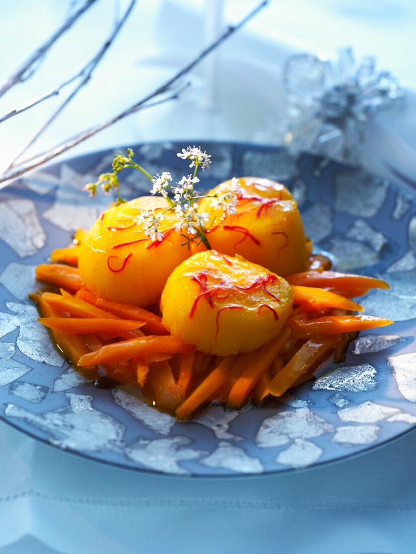 Scallops with saffron and carrots