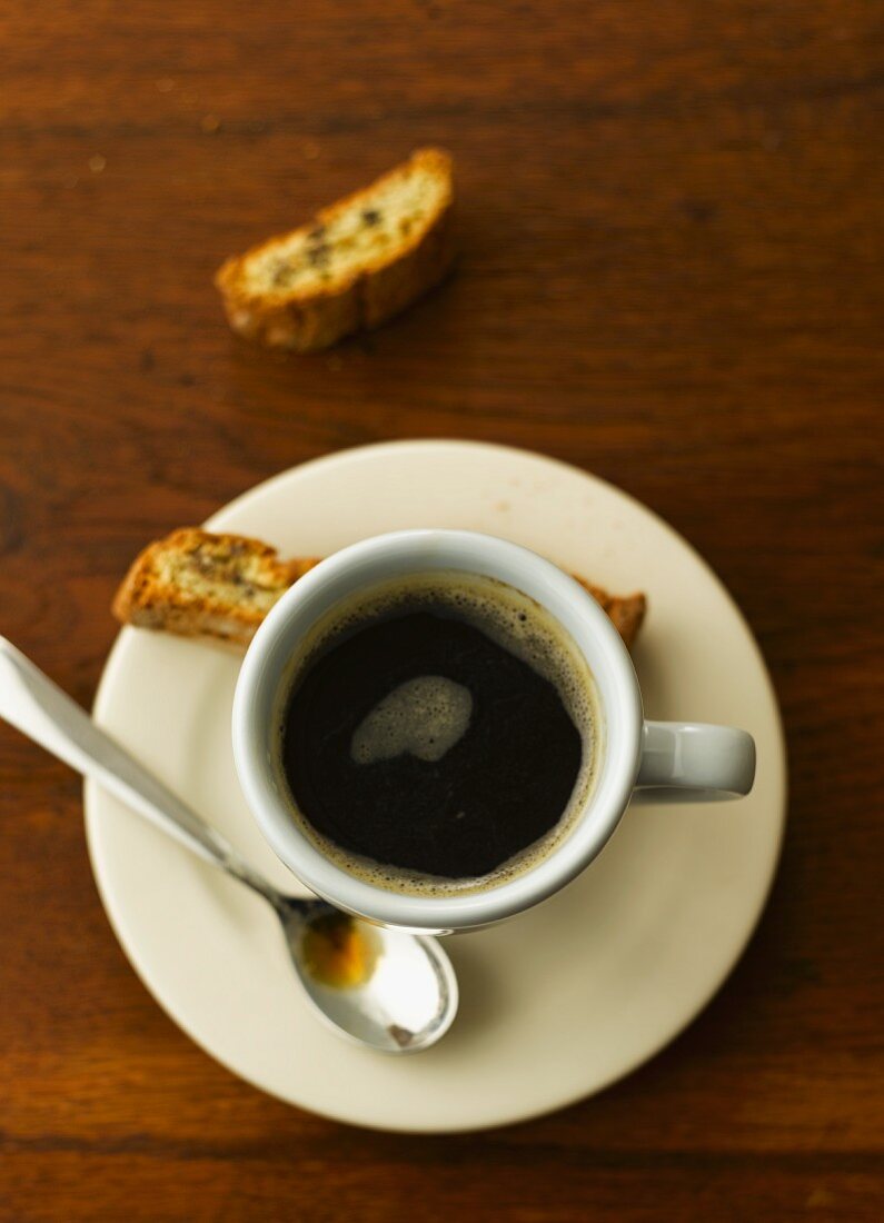 Caffè e cantucci (Espresso und Mandelkekse, Italien)