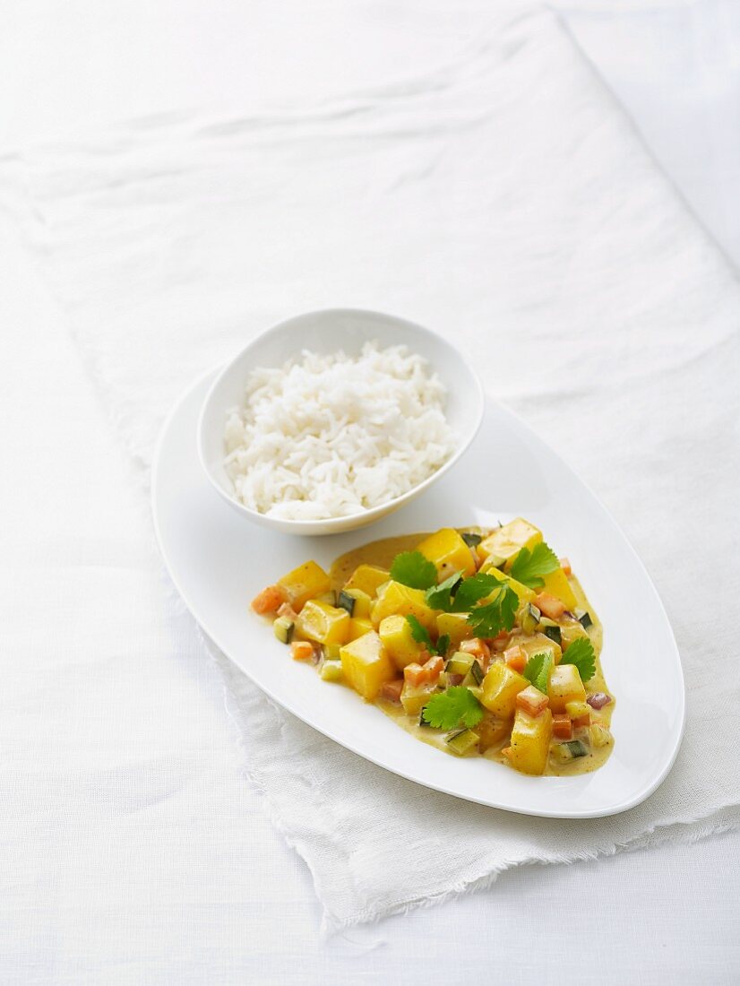 Grünes Mangocurry mit Reis