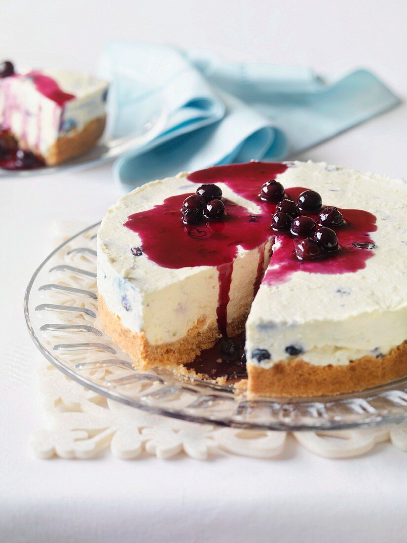 Lime cheesecake with blueberries